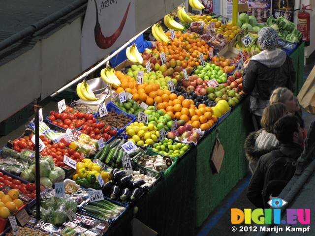 SX25085 Colourfull fruit stall in Cardiff Market